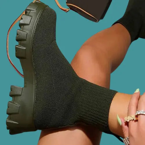 BootyComfort Women’s Casual Fashion Sneakers in green with chunky sole and a stylish design for everyday use.